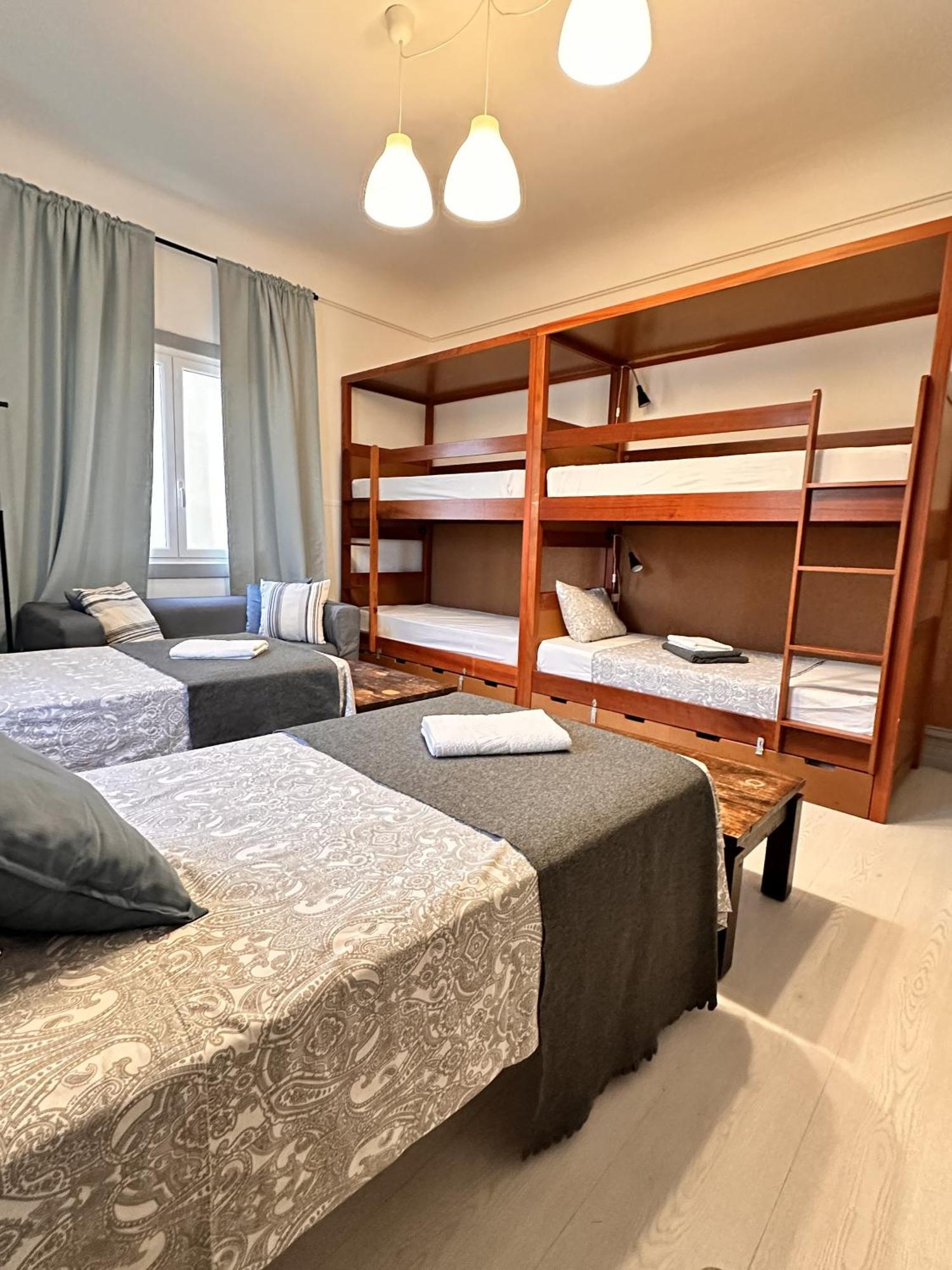 Ey Hostal