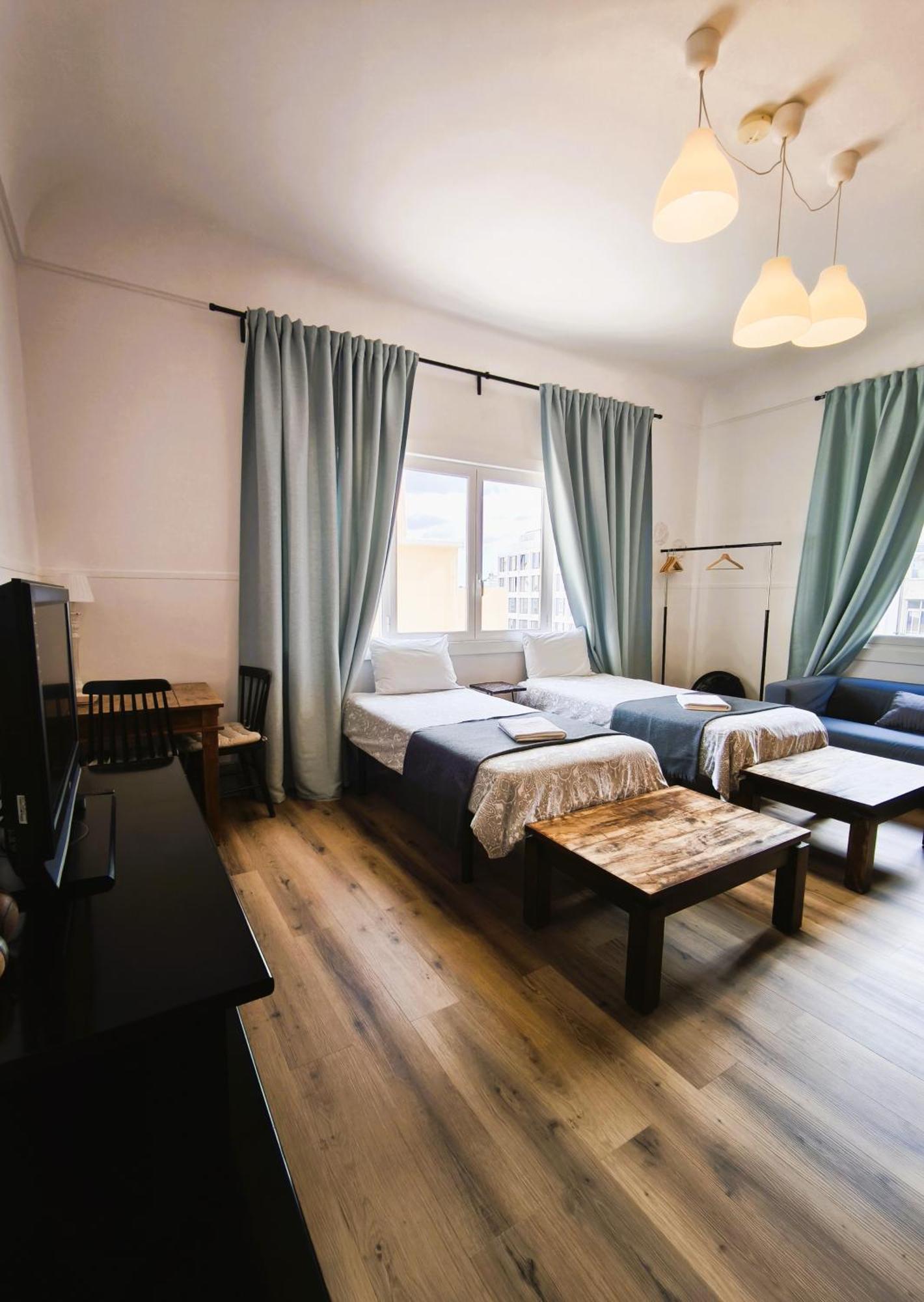 Ey Hostal